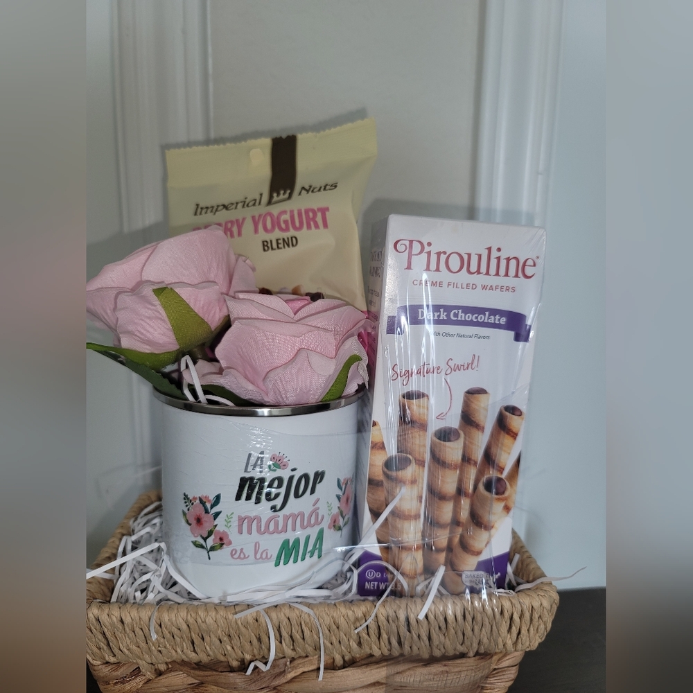 “La Mejor Mamá” Gift Basket – Sweet & Cozy Mother’s Day Set